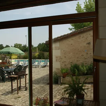 In Thurageau With Private Pool 別荘