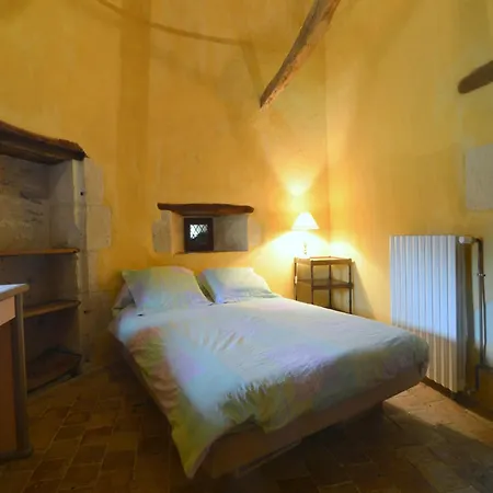 In Thurageau With Private Pool 別荘 Boussageau