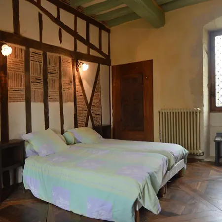 In Thurageau With Private Pool Boussageau