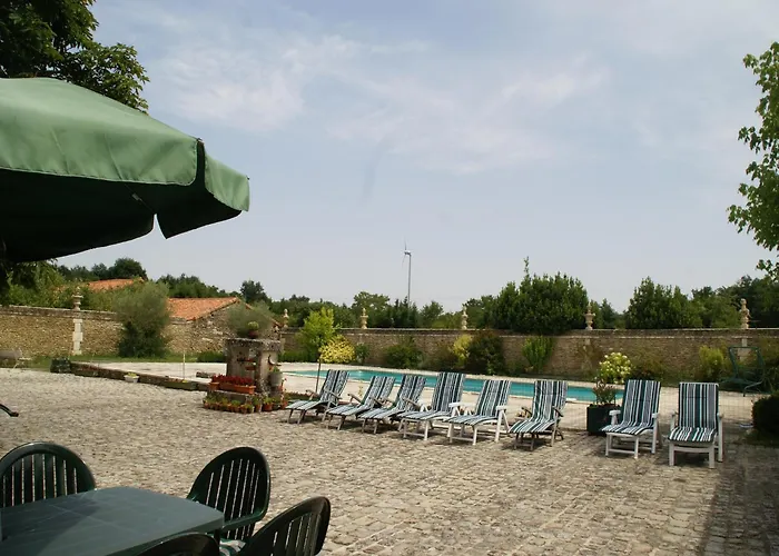 In Thurageau With Private Pool * Boussageau